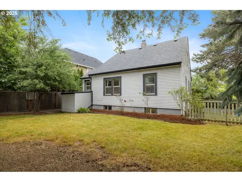 8413 SW 4th Avenue Portland OR 97219