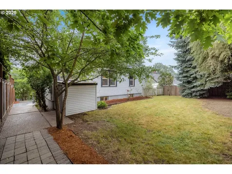 8413 SW 4th Avenue Portland OR 97219