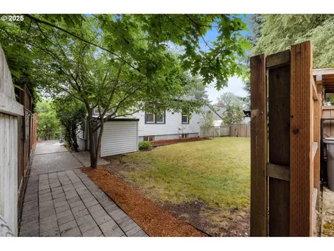 8413 SW 4th Avenue Portland OR 97219
