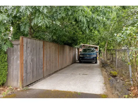 8413 SW 4th Avenue Portland OR 97219