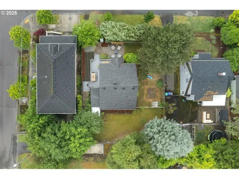 8413 SW 4th Avenue Portland OR 97219