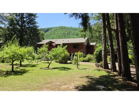 203 Burchard Drive Scottsburg OR 97473