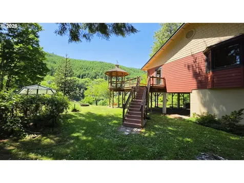 203 Burchard Drive Scottsburg OR 97473