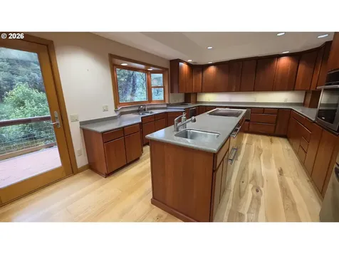 203 Burchard Drive Scottsburg OR 97473