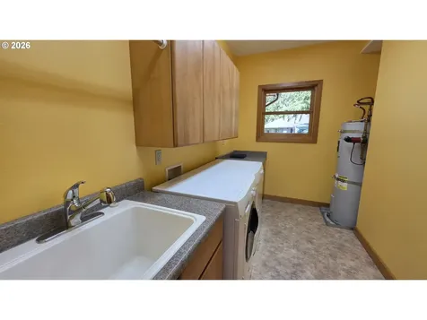 203 Burchard Drive Scottsburg OR 97473