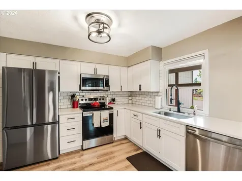 421 Sw 6th Avenue Canby OR 97013
