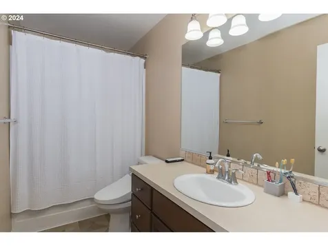 15708 SE Kestrel Drive Clackamas OR 97015