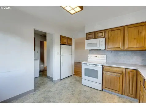 9695 SW Hillsboro Highway Hillsboro OR 97123