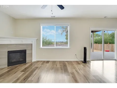 2003 NE Summit Drive Albany OR 97321