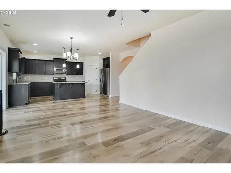 2003 NE Summit Drive Albany OR 97321