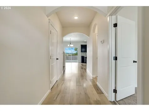 2003 NE Summit Drive Albany OR 97321