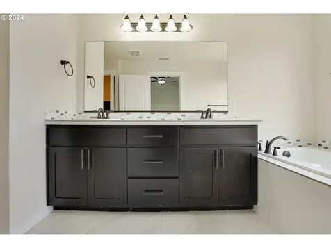 2003 NE Summit Drive Albany OR 97321