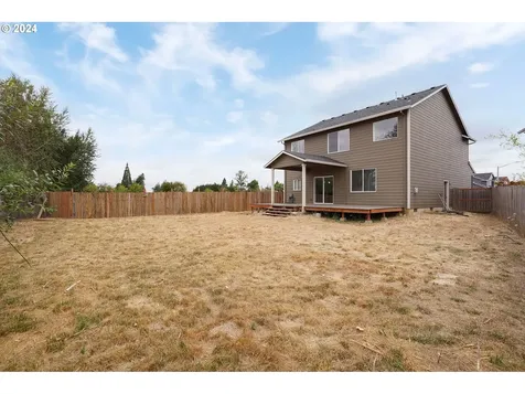 2003 NE Summit Drive Albany OR 97321