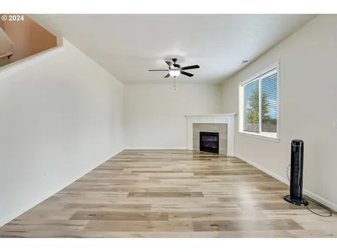 2003 NE Summit Drive Albany OR 97321