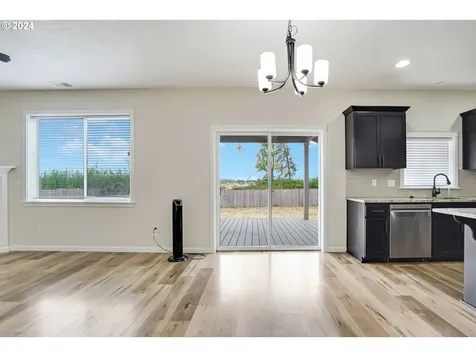 2003 NE Summit Drive Albany OR 97321