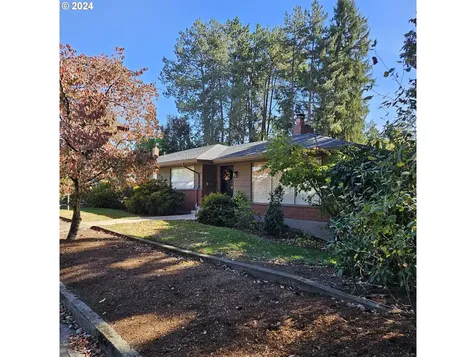 1306 E 2nd Street Newberg OR 97132