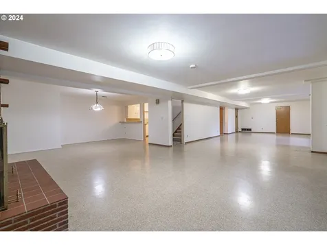 1306 E 2nd Street Newberg OR 97132