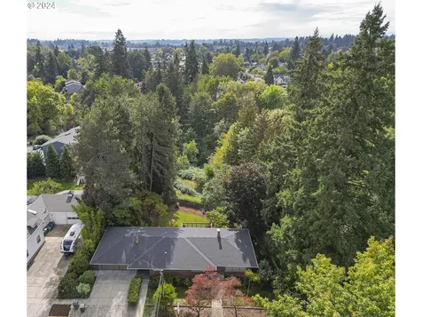 1306 E 2nd Street Newberg OR 97132