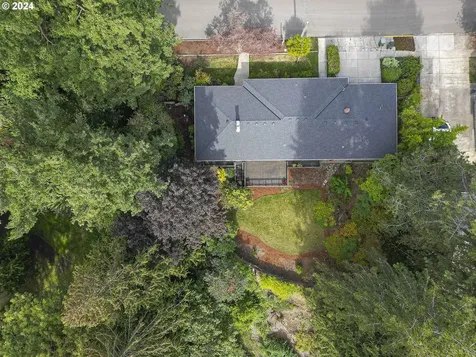 1306 E 2nd Street Newberg OR 97132