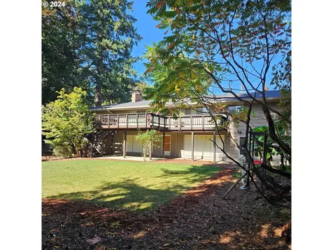 1306 E 2nd Street Newberg OR 97132
