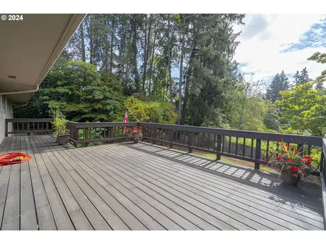 1306 E 2nd Street Newberg OR 97132