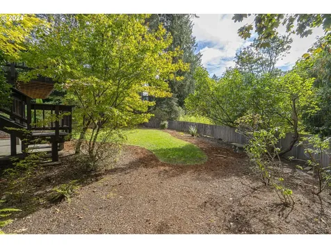 1306 E 2nd Street Newberg OR 97132