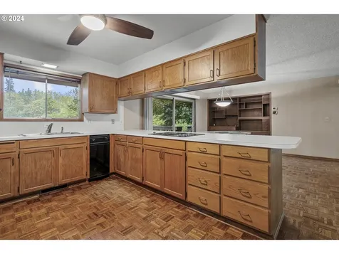 1306 E 2nd Street Newberg OR 97132