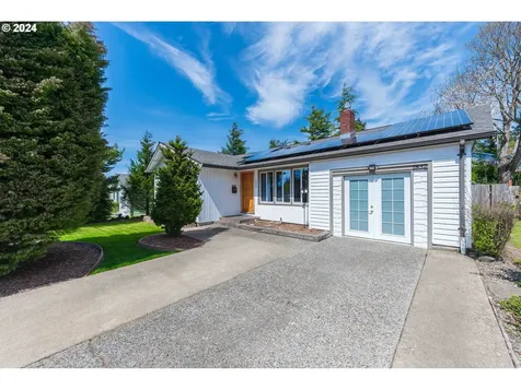 1832 Juniper Avenue Coos Bay OR 97420