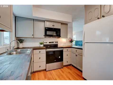 11449 Sw Royal Villa Drive Portland OR 97224
