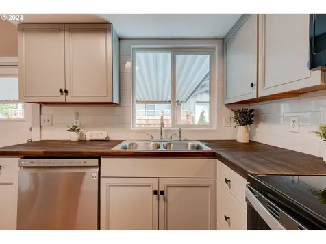 11449 Sw Royal Villa Drive Portland OR 97224