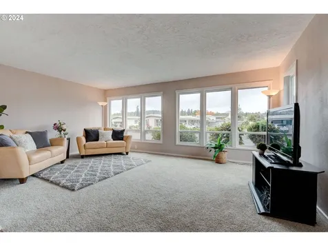 11449 Sw Royal Villa Drive Portland OR 97224