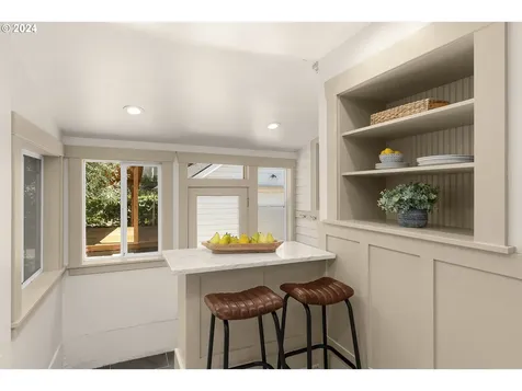 710 Se 61st Avenue Portland OR 97215