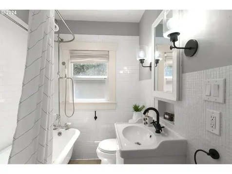 710 Se 61st Avenue Portland OR 97215