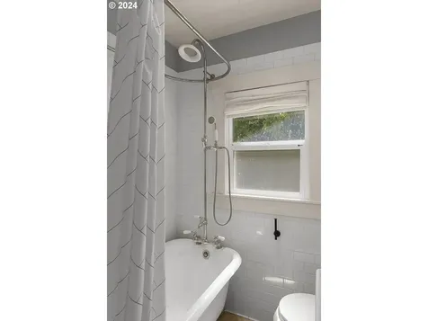 710 Se 61st Avenue Portland OR 97215