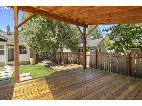 710 Se 61st Avenue Portland OR 97215