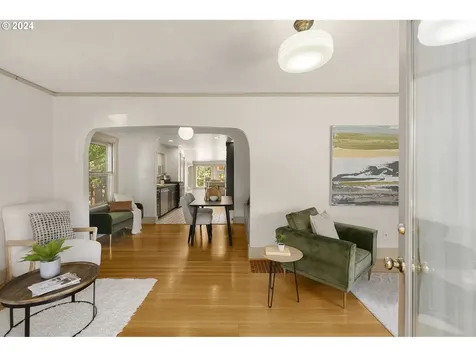 710 Se 61st Avenue Portland OR 97215