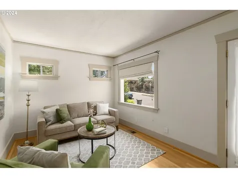 710 Se 61st Avenue Portland OR 97215