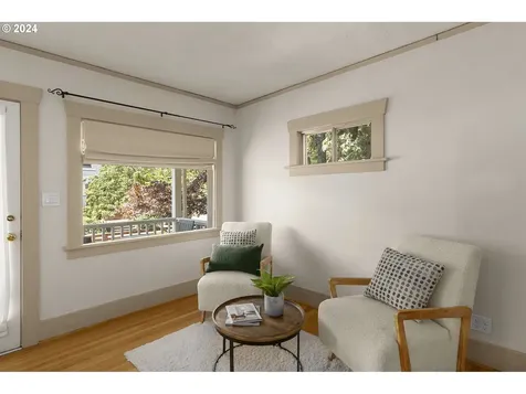 710 Se 61st Avenue Portland OR 97215