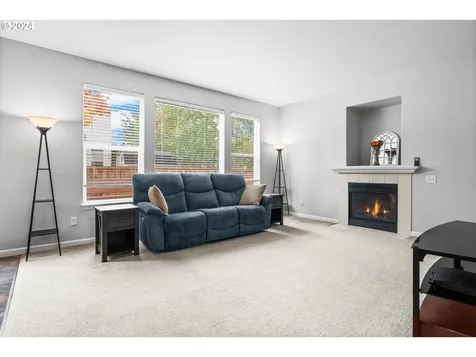 19447 Woodlands Terrace Oregon City OR 97045