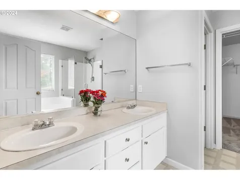 19447 Woodlands Terrace Oregon City OR 97045