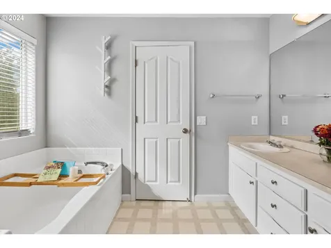 19447 Woodlands Terrace Oregon City OR 97045