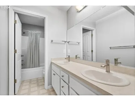 19447 Woodlands Terrace Oregon City OR 97045