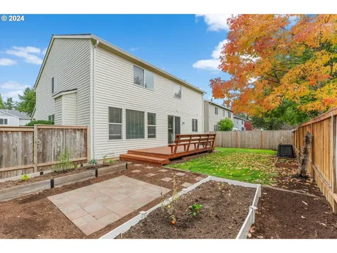 19447 Woodlands Terrace Oregon City OR 97045