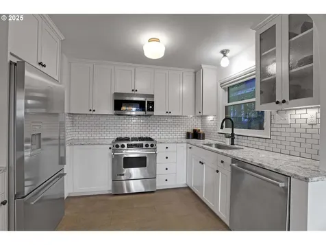 2944 NW Raleigh Street Portland OR 97210