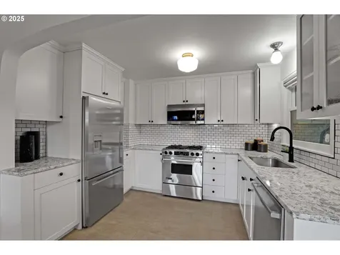 2944 NW Raleigh Street Portland OR 97210