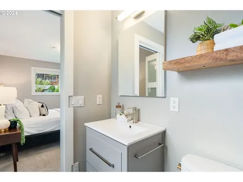 7545 S Corbett Avenue Portland OR 97219