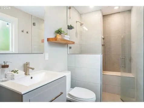 7545 S Corbett Avenue Portland OR 97219