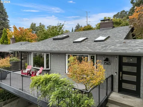 7545 S Corbett Avenue Portland OR 97219
