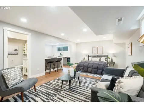 7545 S Corbett Avenue Portland OR 97219