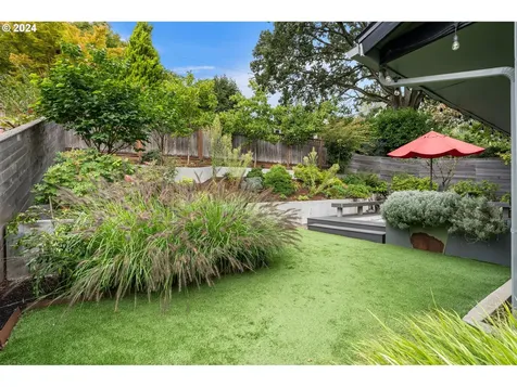 7545 S Corbett Avenue Portland OR 97219